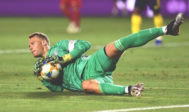  波鸿门将超神表现零封莱比锡攻击群  