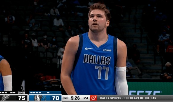  德罗赞中投精准马刺加时险胜雷霆