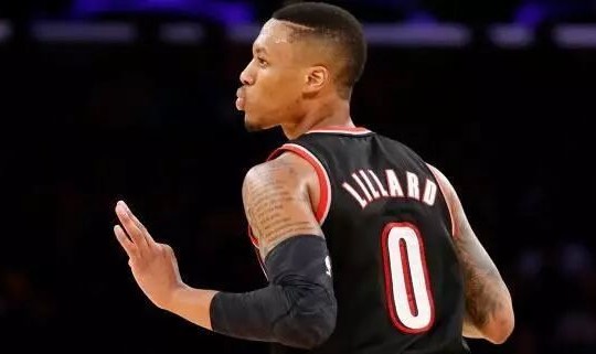  开拓者利拉德60分创队史新纪录